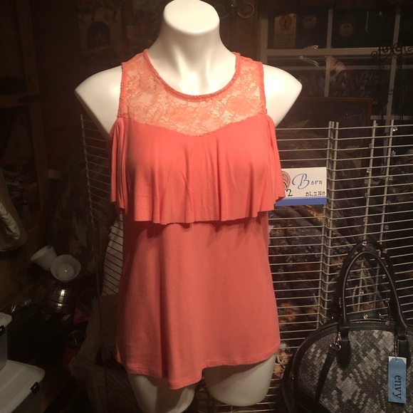Corral cold shoulder lace top NWT gorgeous - Picture 5 of 8
